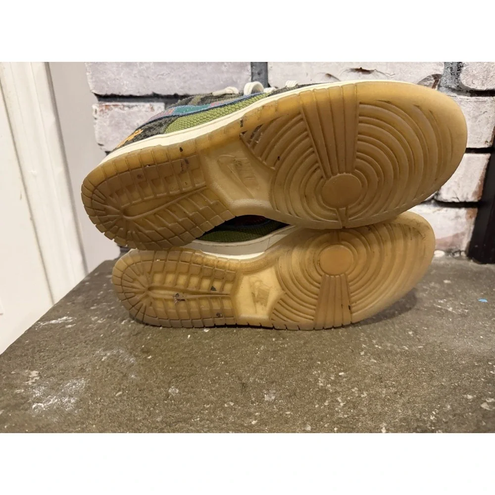 Nike Dunk Low PRM Siempre Familia Men 8 Green Sneaker Preowned DO2160335 No Box - Picture 4 of 6